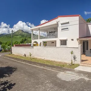 Appartement Alpinia - Appt Avec Piscine Partagee, Saint-Pierre